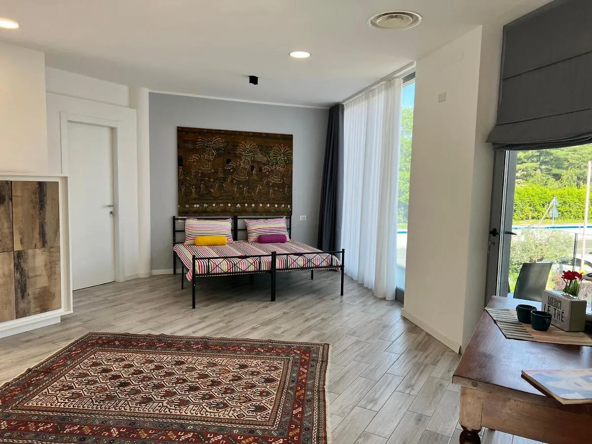La Camera Del Testa Matta Hotel Travedona Guest house