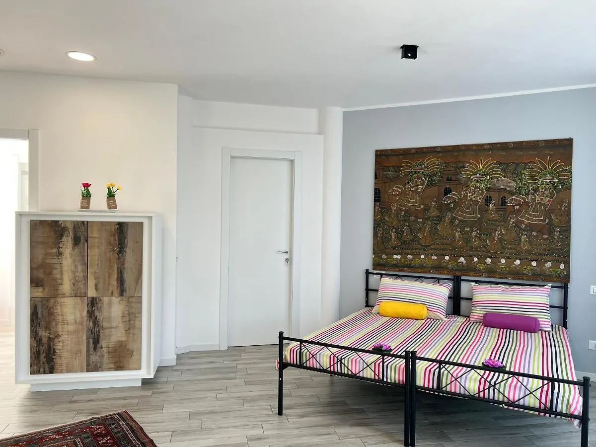 La Camera Del Testa Matta Hotel Travedona Guest house
